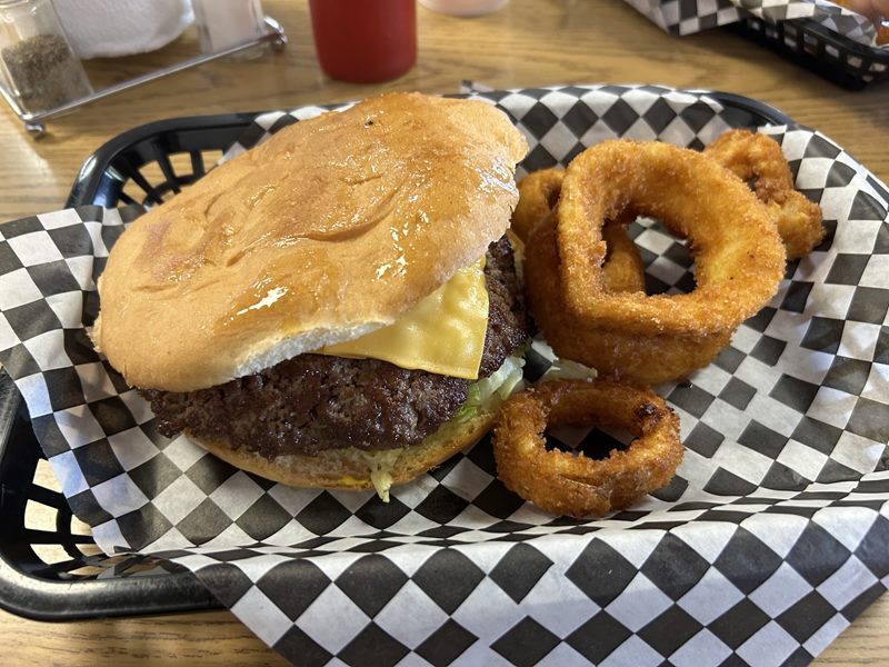 R D's Burgers food